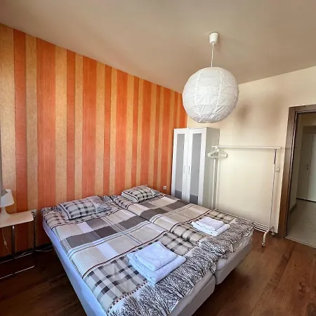 Neon Luxury Next To The Gondola * バンスコ